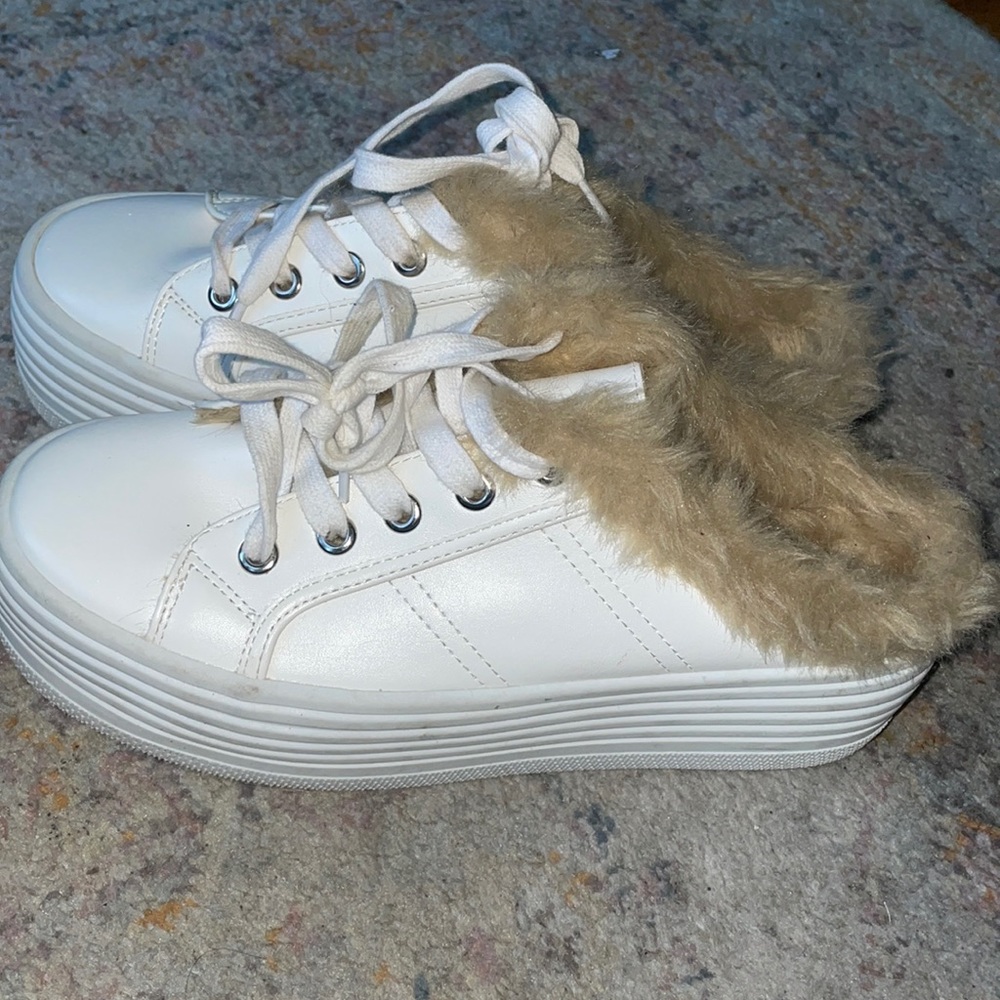 Steve Madden platform  fur  slip on shoes